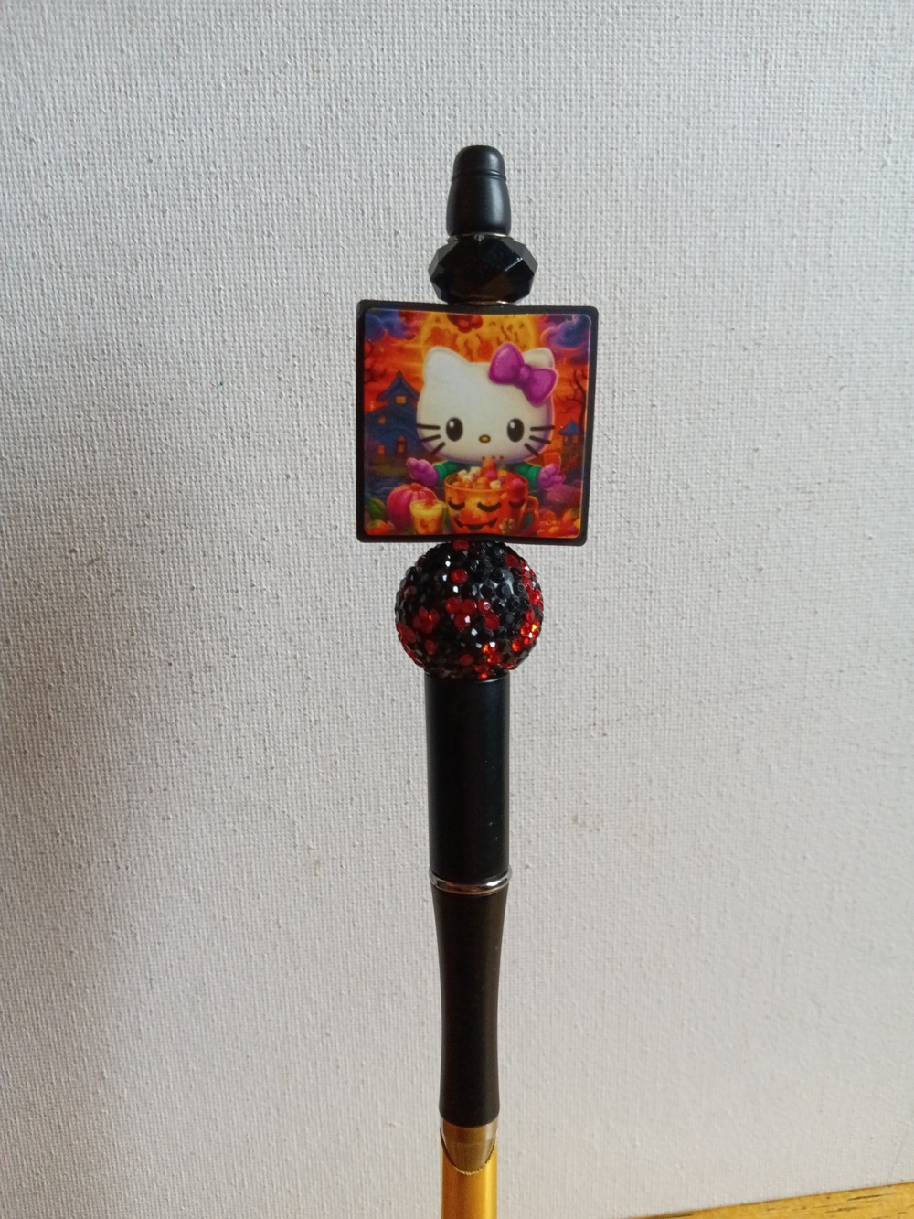 Hello Kitty Halloween -Themed Beadable Pen